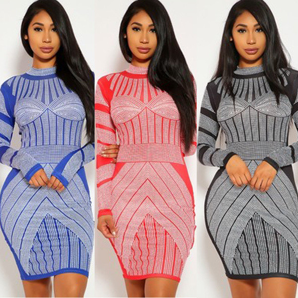 Aktuális női ruha Slim-modell több színben