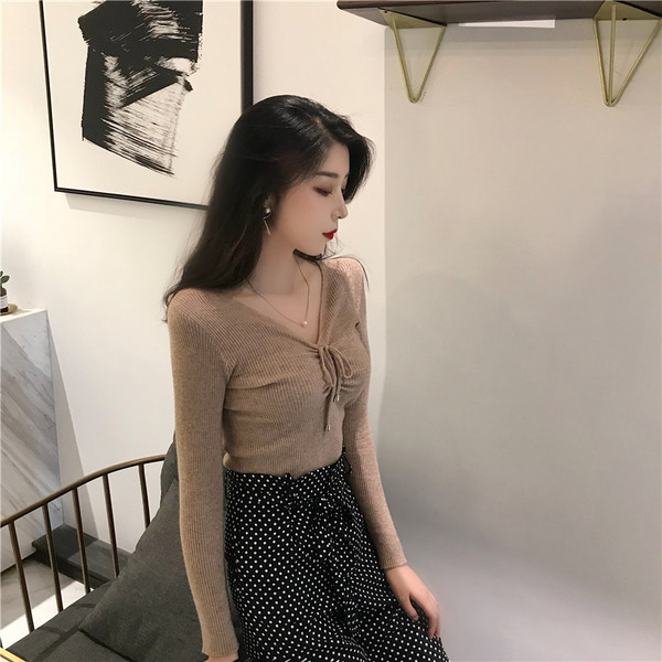 Lezser női blúz nyakkendővel, két színben