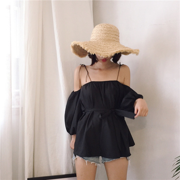 Cămașă casual de damă cu umerii deschiși și curea