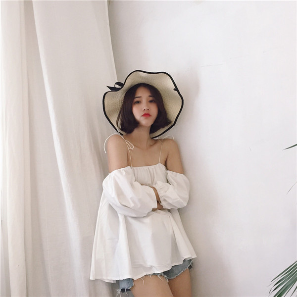 Cămașă casual de damă cu umerii deschiși și curea