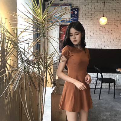 Sima női ruha rövid ujjal, három színben