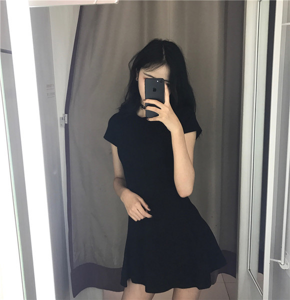 Sima női ruha rövid ujjal, három színben