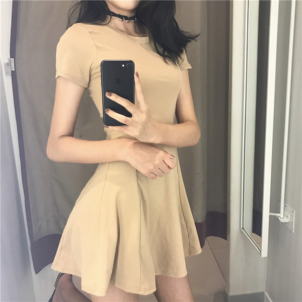 Sima női ruha rövid ujjal, három színben