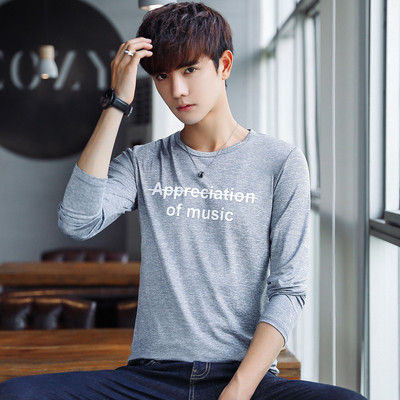 Ανδρική casual μπλούζα με επιγραφές σε διαφορετικά χρώματα