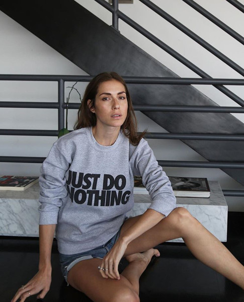 Női sportblúz, hosszú ujjal, szürke felirattal