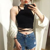 Hétköznapi női felső, keresztkötővel