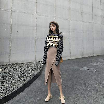 Fusta lungă de damă lejeră, cu fante în față