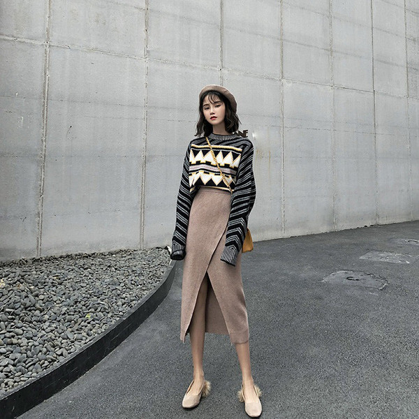 Fusta lungă de damă lejeră, cu fante în față