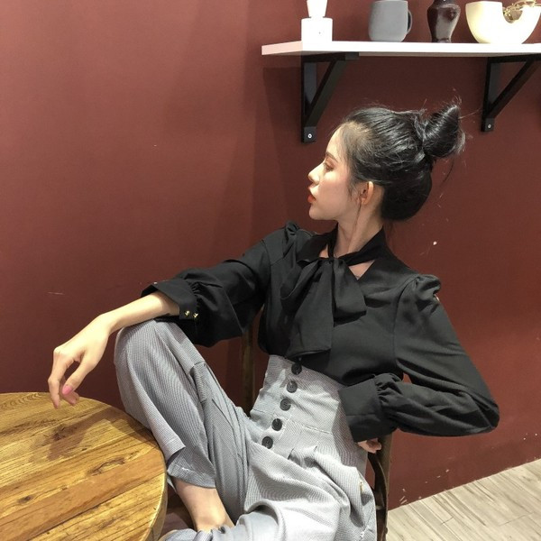 Elegáns női nadrág magas derékkal