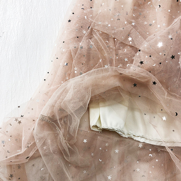 Modern női szoknya tüllel több színben