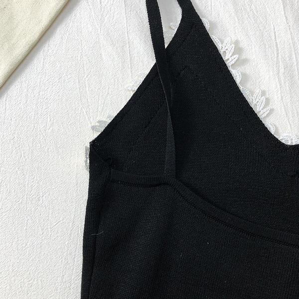 Lezser női fekete felső, csipke elemekkel