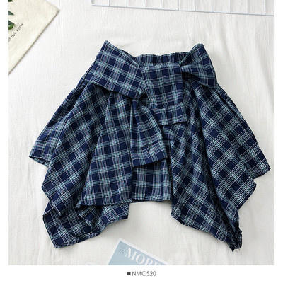 Aktuális női kockás szoknya különböző színekben