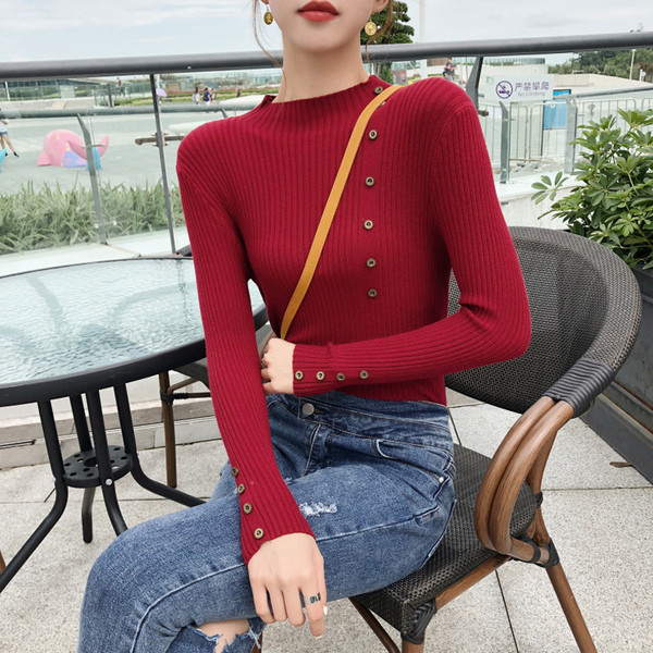 Divatos női pulóver dekorációs gombokkal több színben