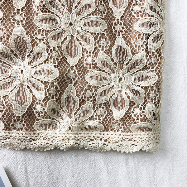 Modern női csipke felső állítható pántokkal