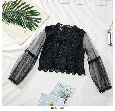 Γυναικεία μπλούζα με δαντέλα με διαφανή μανίκια