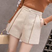 Stílusos női rövidnadrág zsebekkel több színben