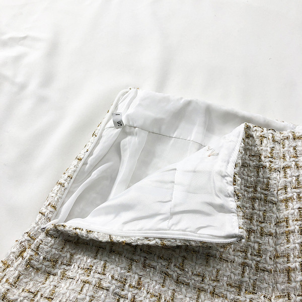 Stílusos női rövidnadrág gombokkal, négy színben