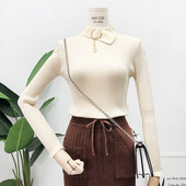 Modern női blúz három színben fém medállal