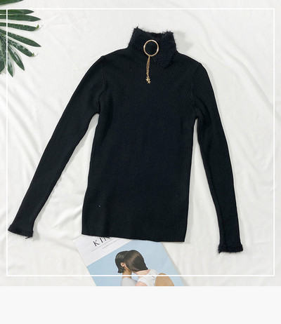 Modern női blúz három színben fém medállal