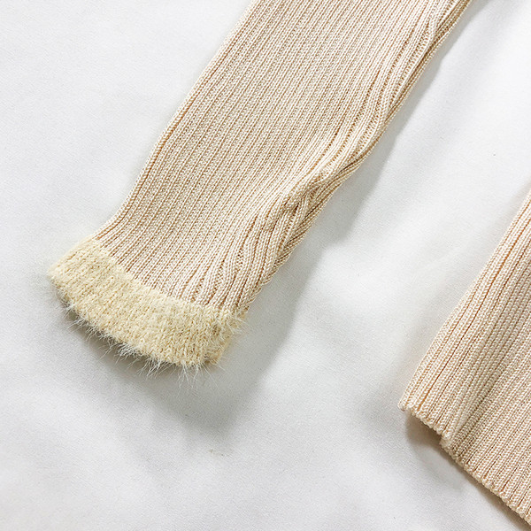 Modern női blúz három színben fém medállal