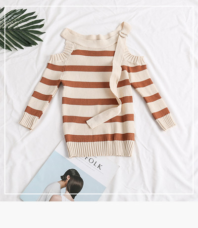 Lezser női csíkos blúz nyitott váll