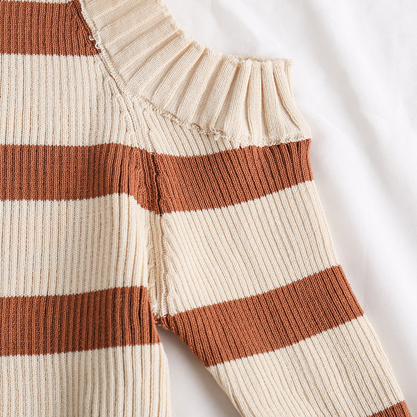 Lezser női csíkos blúz nyitott váll