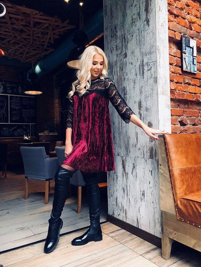 Modern női ruha csipkével, négy színben