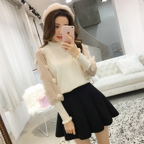 Stílusos női blúz átlátszó ujjakkal, 3D elemekkel több színben