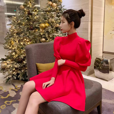 Modern női ruha magas gallérral, két színben