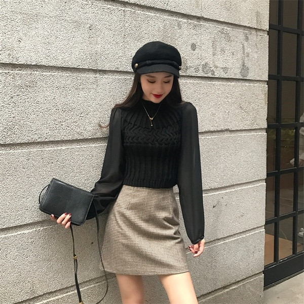 Bluză de damă modernă cu mâneci transparente în două culori