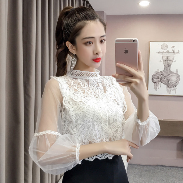 Női csipkeblúz átlátszó ujjakkal, három színben