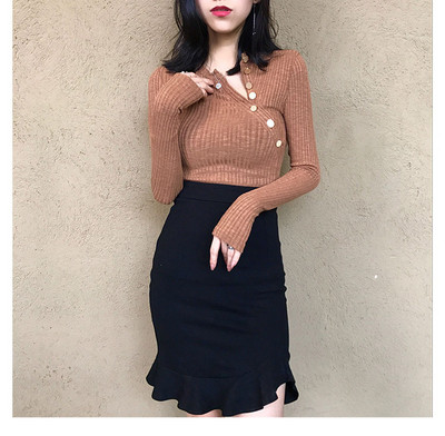 Aktuális női blúz oldalsó nyakkivágással, három színben