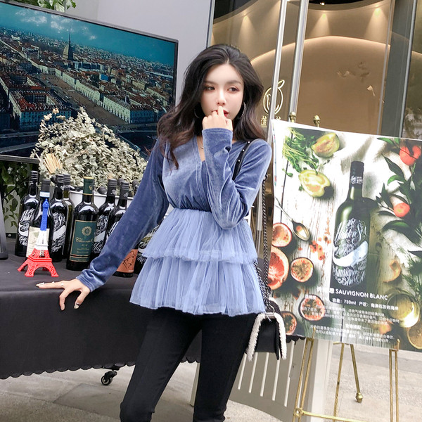 Új modell női blúz V-nyakkal és tüll kék és fekete színben