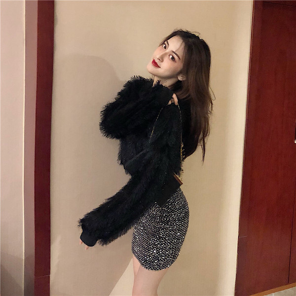 Aktuális női pehelyblúz nyitott háttal, két színben