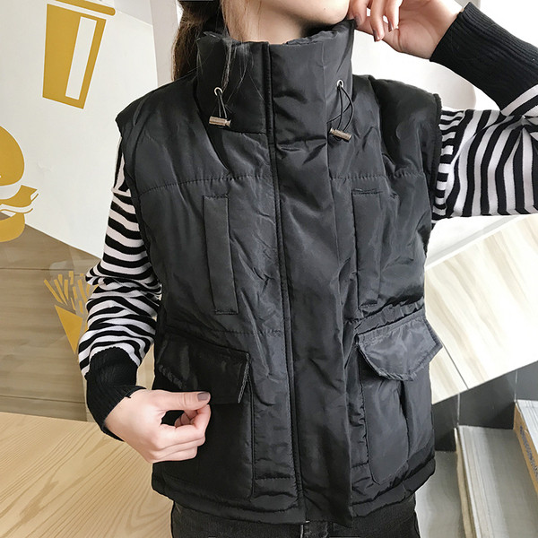 Mindennapi női mellény fekete és rózsaszín színben