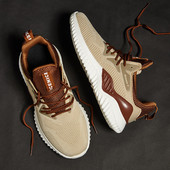 Légáteresztő férfi tornacipő új modellje négy színben