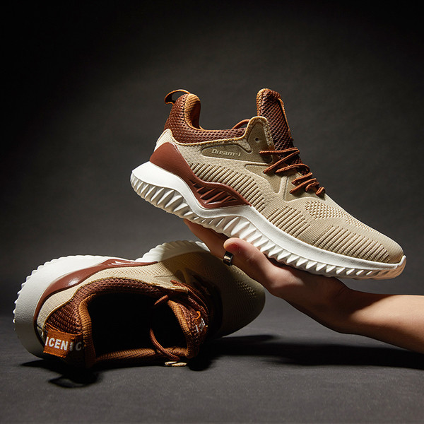 Model nou de adidași pentru bărbați respirabili în patru culori