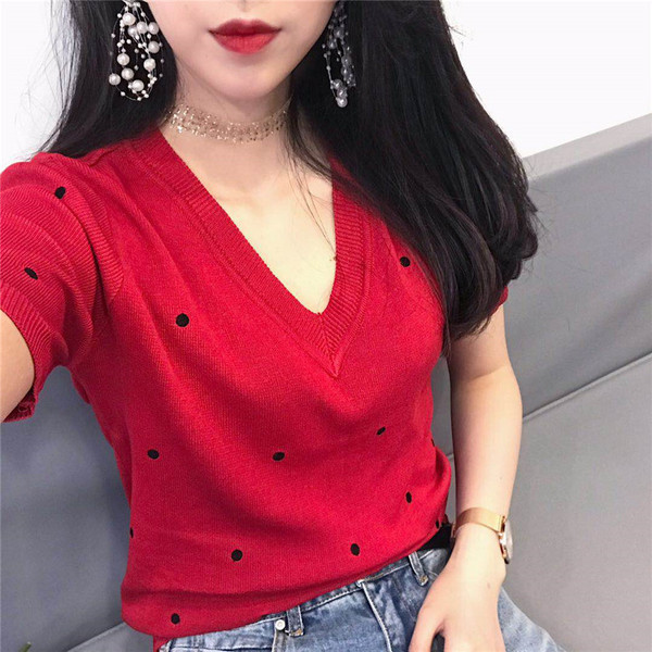 Egyszerű női pöttyös póló fehér és piros színben