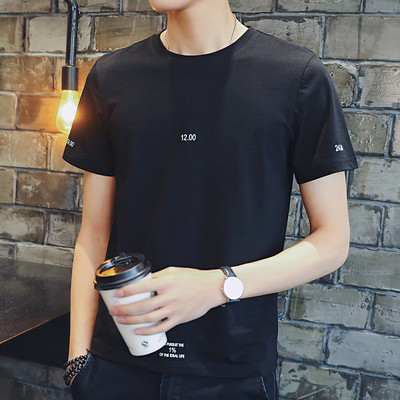 Modern férfi póló rövid ujjal és O-alakú gallérral fekete-fehér színben