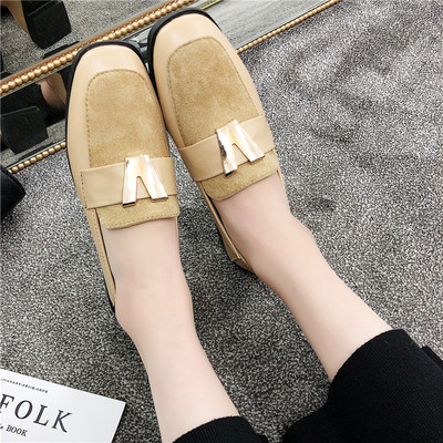 Modern női cipő fém díszítéssel, két színben