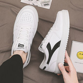 Férfi rugós tornacipő lapos talppal, fehér színben