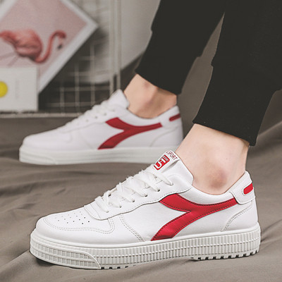 Férfi rugós tornacipő lapos talppal, fehér színben