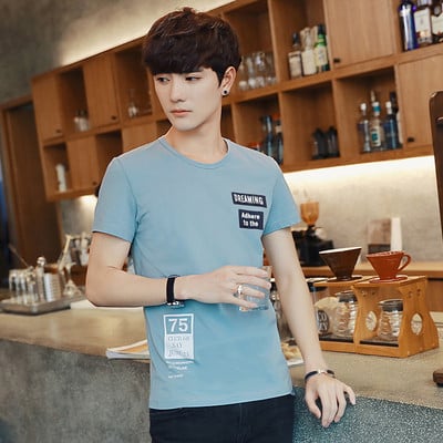 Aktuális férfi póló feliratokkal és O-alakú gallérral több színben