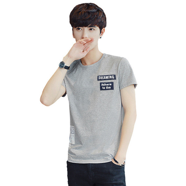 Aktuális férfi póló feliratokkal és O-alakú gallérral több színben