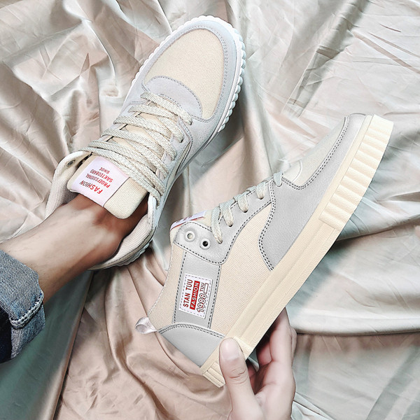 Új férfi sport- és alkalmi tornacipő három színben felirattal