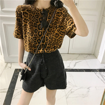 Elegáns női póló leopárd mintával