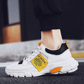 Új, modern férfi tornacipő fűzős fehér színben, felirattal