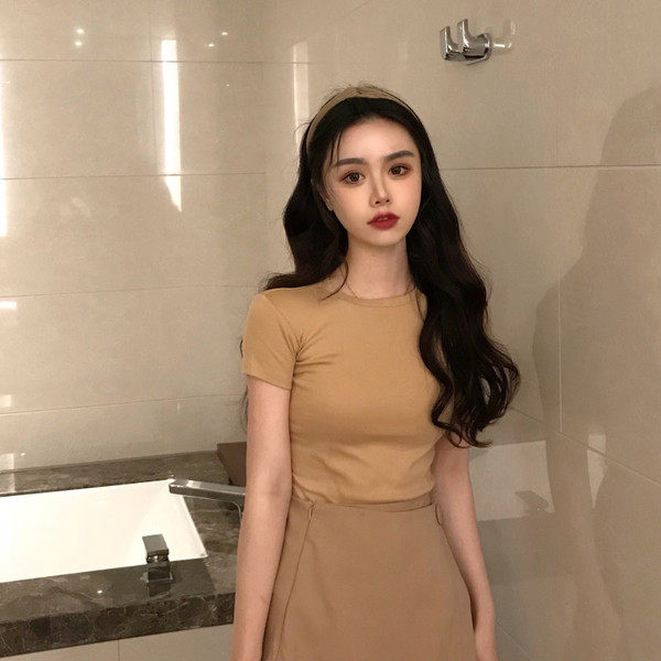 Egyszerű női póló három színben