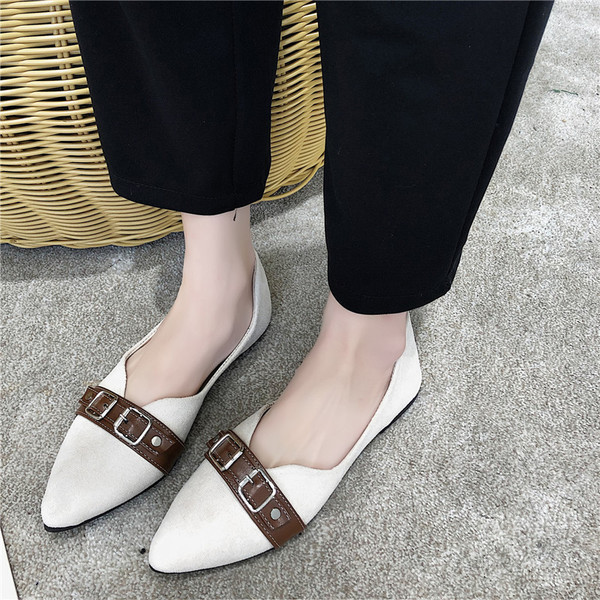 Tavaszi női cipőhegyes modell két színben