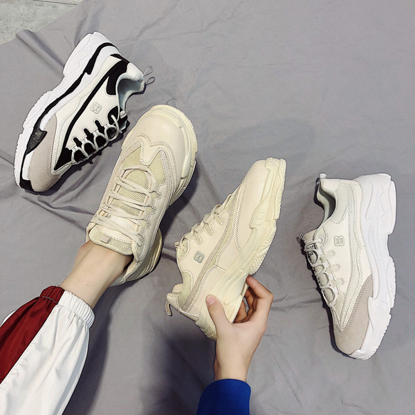 Alkalmi férfi tornacipő magas talppal és fűzővel, két színben